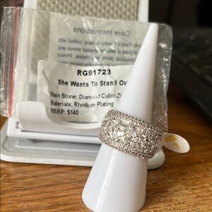 Bomb Party April She Wants To Stand Out sz 7  Rhodium CZ Ring